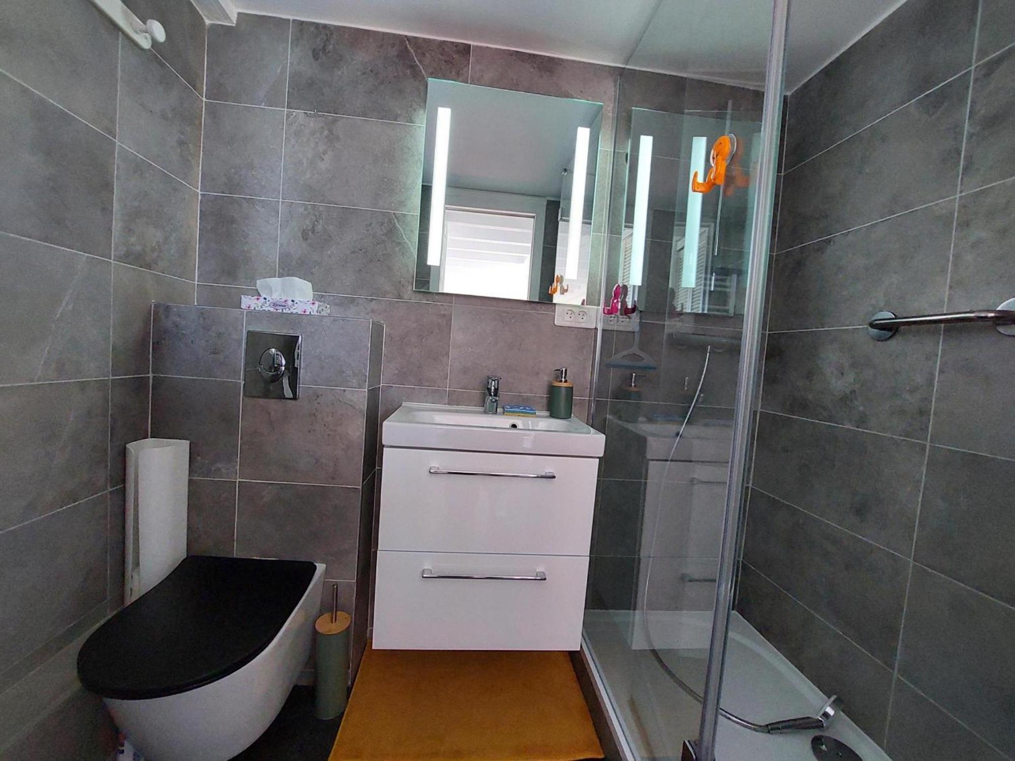 Charmant Appart Renove A 50M De La Plage Avec Balcon Et Parking - Fr-1-550-78 Royan Luaran gambar